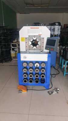 قیمت خوب دستگاه پرس شیلنگ هیدرولیک 3 اینچی با 15 قالب و نیروی پرس 2800 کیلونیوتن برای کاربردهای فشار قوی آنلاین