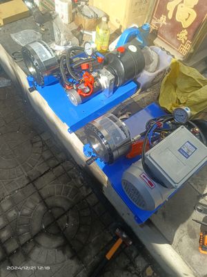 قیمت خوب دستگاه پرس شیلنگ هیدرولیک 7 قالبه با طراحی جدید، توان 2.2 کیلووات، ولتاژ 220 ولت، برای شیلنگ‌های 6 تا 25 میلی‌متری آنلاین