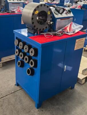 قیمت خوب دستگاه پرس شلنگ لاستیکی برقی آبی 600T با دامنه 6-51 میلی‌متر و 10 قالب قابل تعویض آنلاین