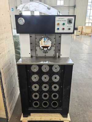 قیمت خوب دستگاه پرس شلنگ هیدرولیک با کنترل دکمه‌ای 3 اینچی با محدوده پرس 6-76 میلی‌متر، حداکثر باز شدن 165 میلی‌متر و 15 قالب آنلاین