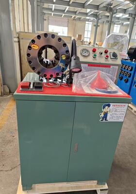 قیمت خوب دستگاه چین دار خرطومی شیلنگ لاستیکی موتور 600T موتور 3 کیلوواتی 2 اینچ مدل بالاتر رنگ سبز 220 ولت / 240 ولت / 380 ولت / 415 ولت سیستم کنترل دکمه ولتاژ با برد 6-51 میلی متر و 10 قالب قابل تعویض آنلاین